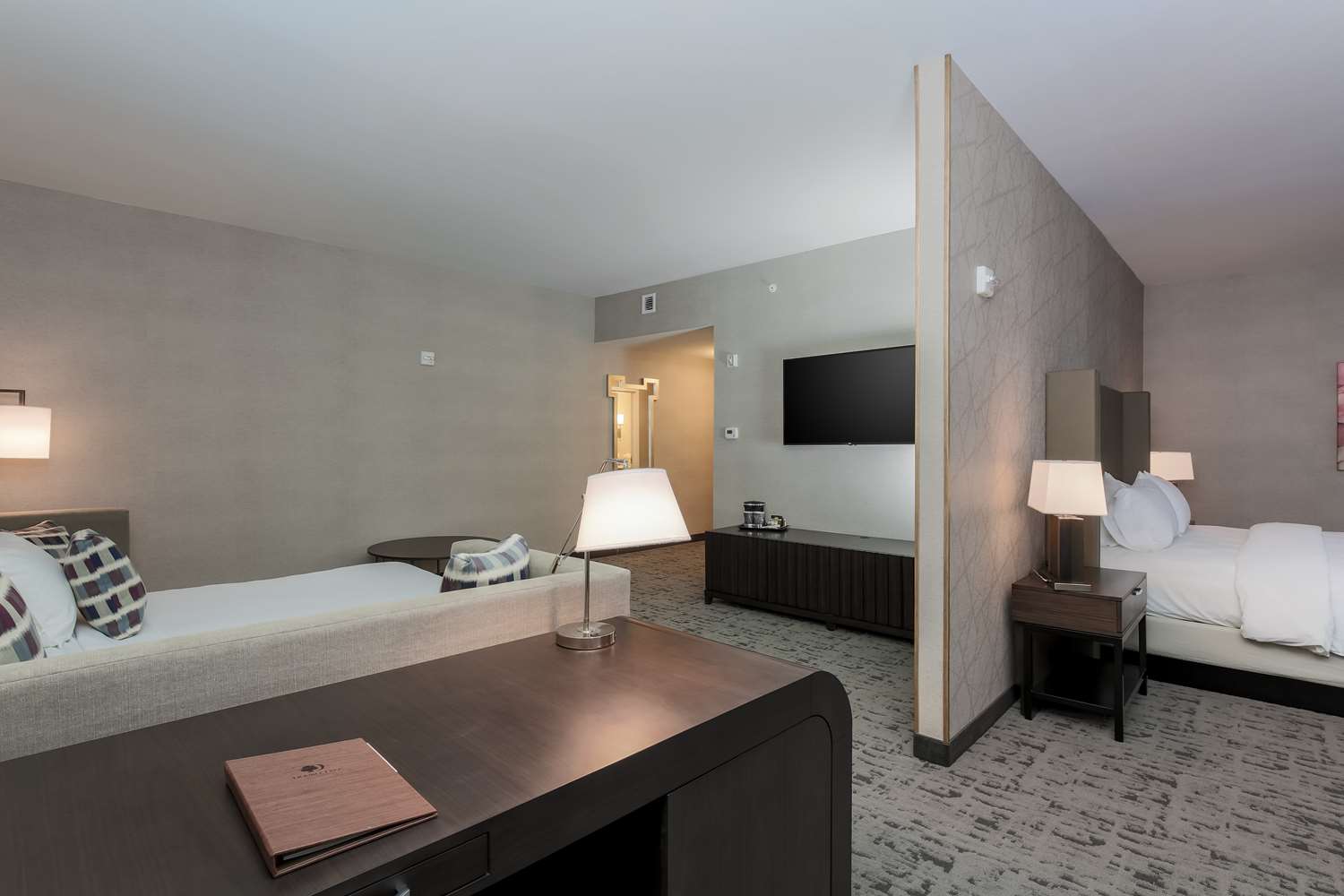 doubletree by hilton evansville