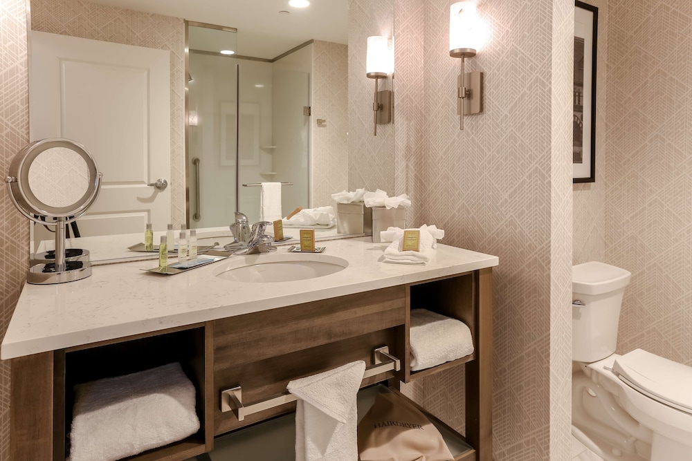 doubletree by hilton evansville
