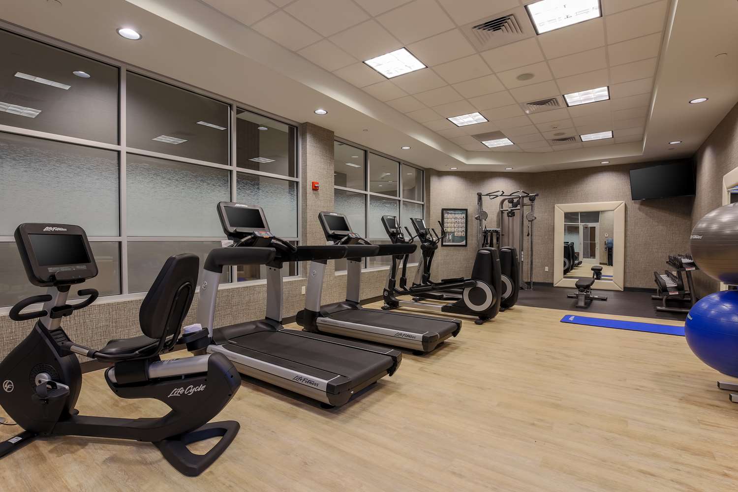 doubletree by hilton evansville