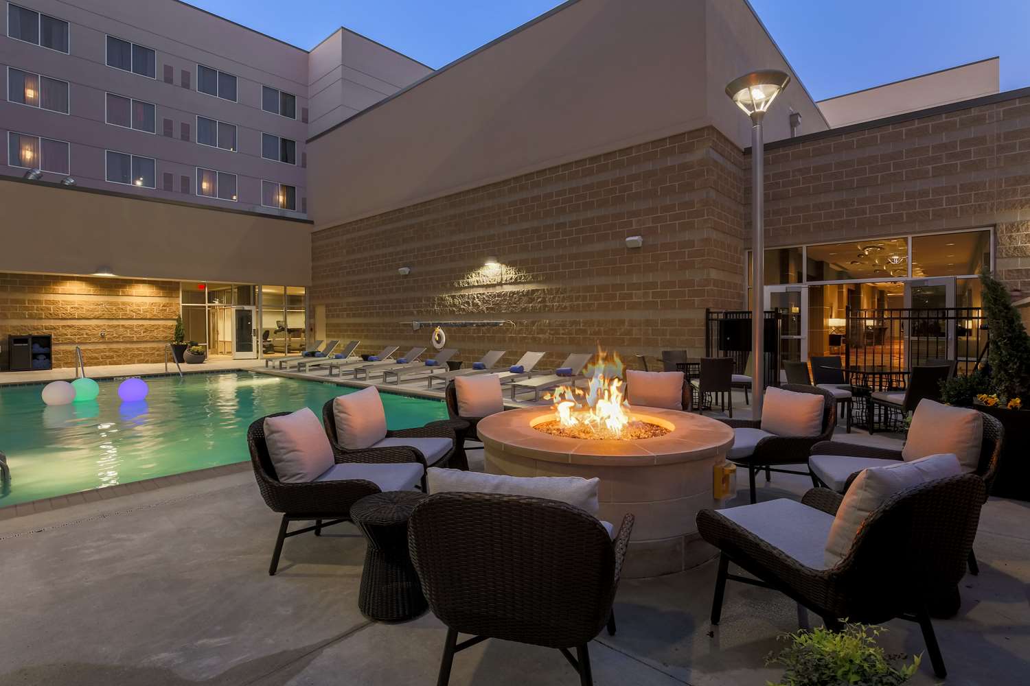 doubletree by hilton evansville