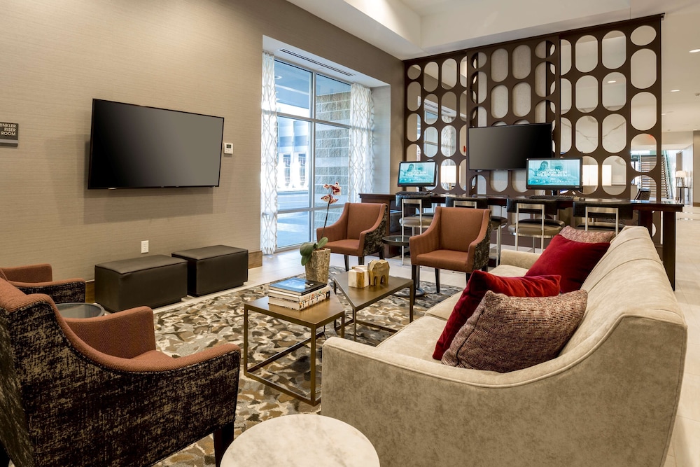 doubletree by hilton evansville