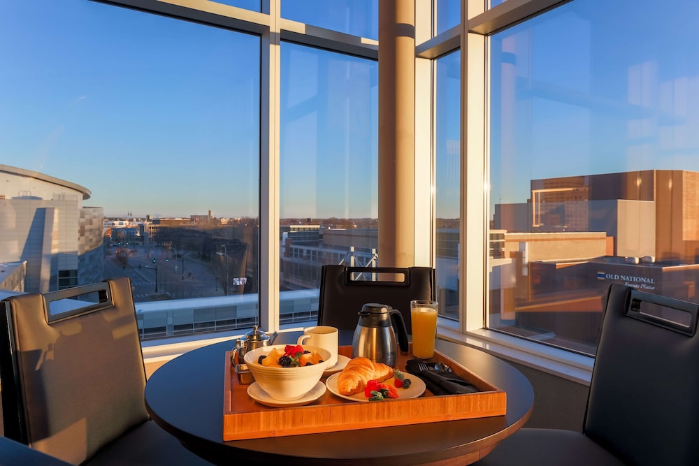 doubletree by hilton evansville