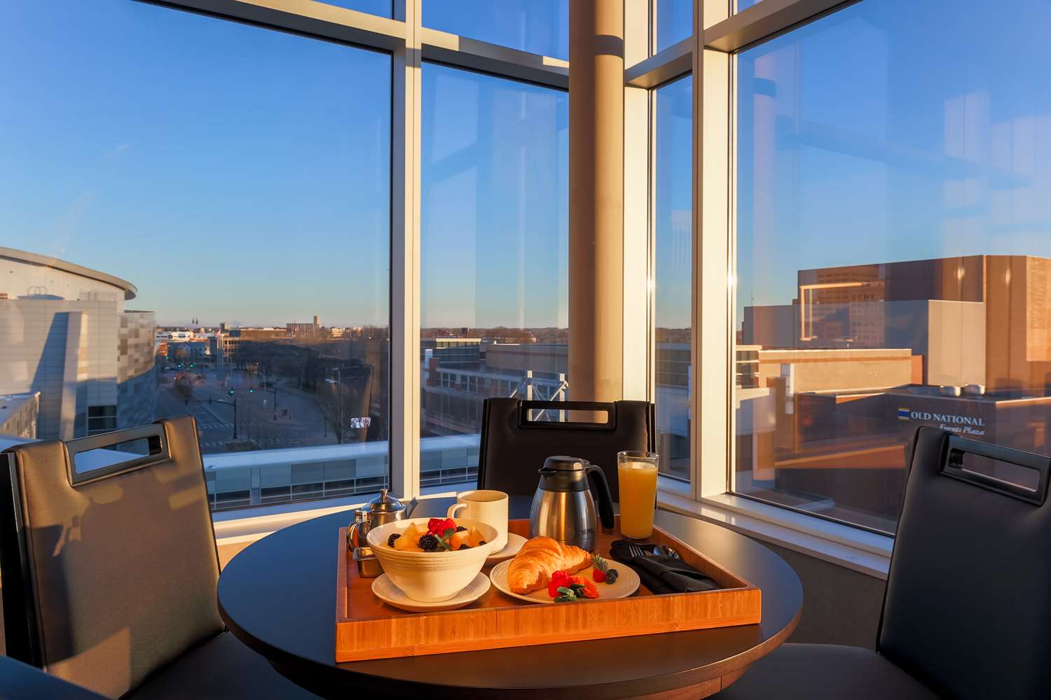 doubletree by hilton evansville