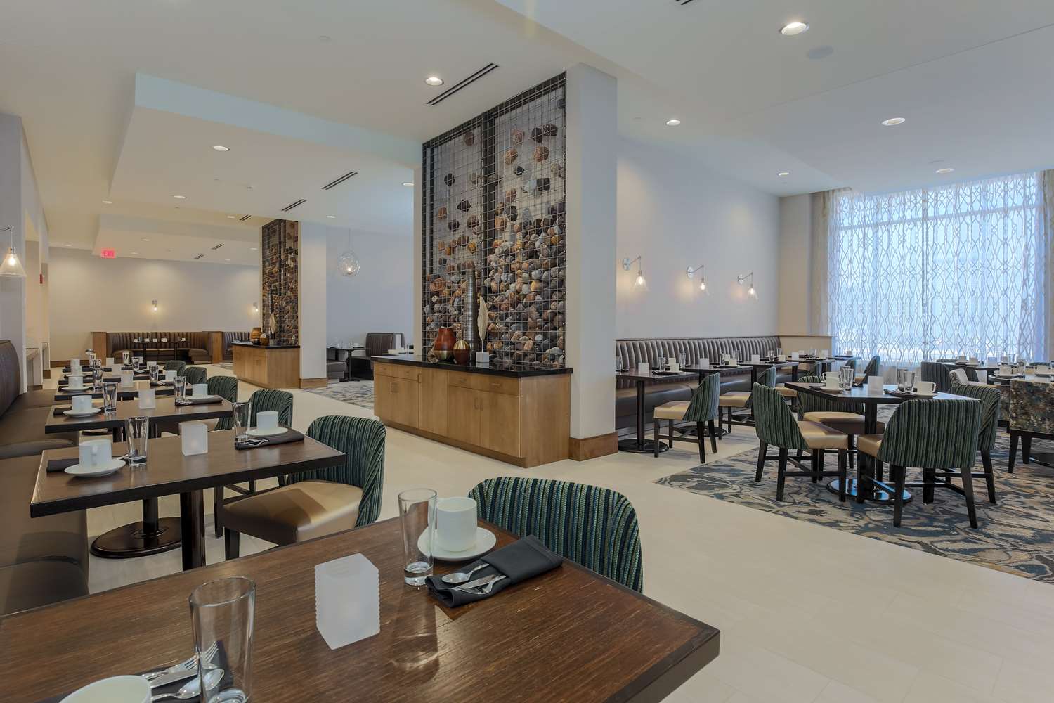 doubletree by hilton evansville