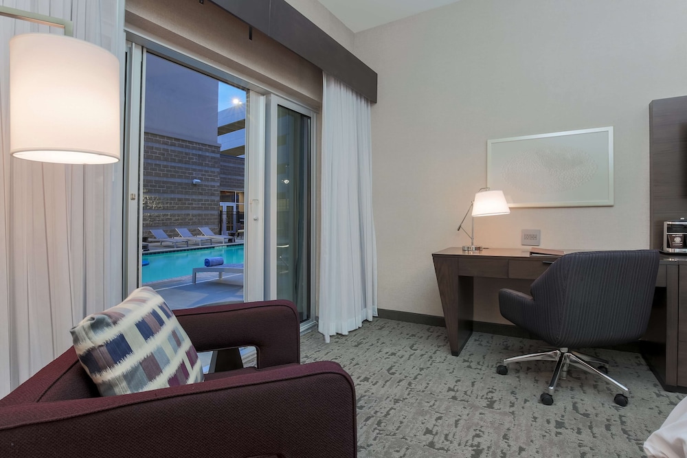 doubletree by hilton evansville