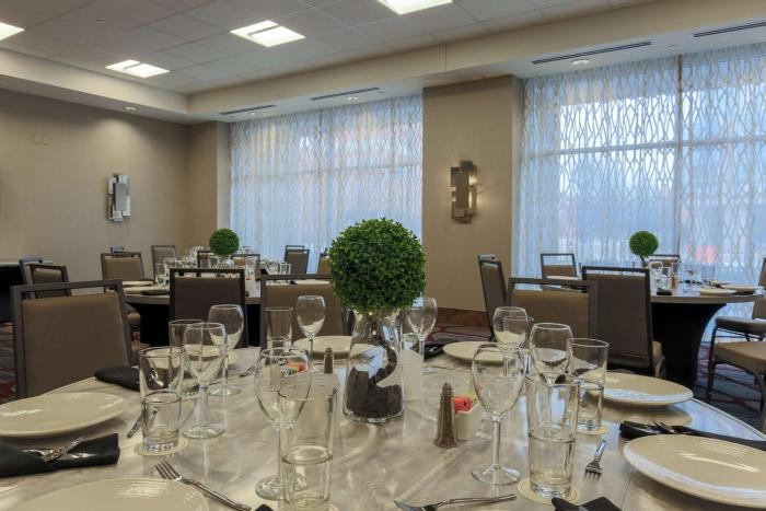 doubletree by hilton evansville