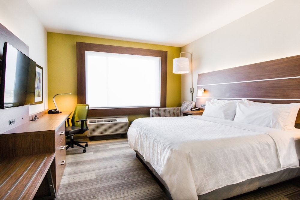 holiday inn express and suites west edmonton mall area