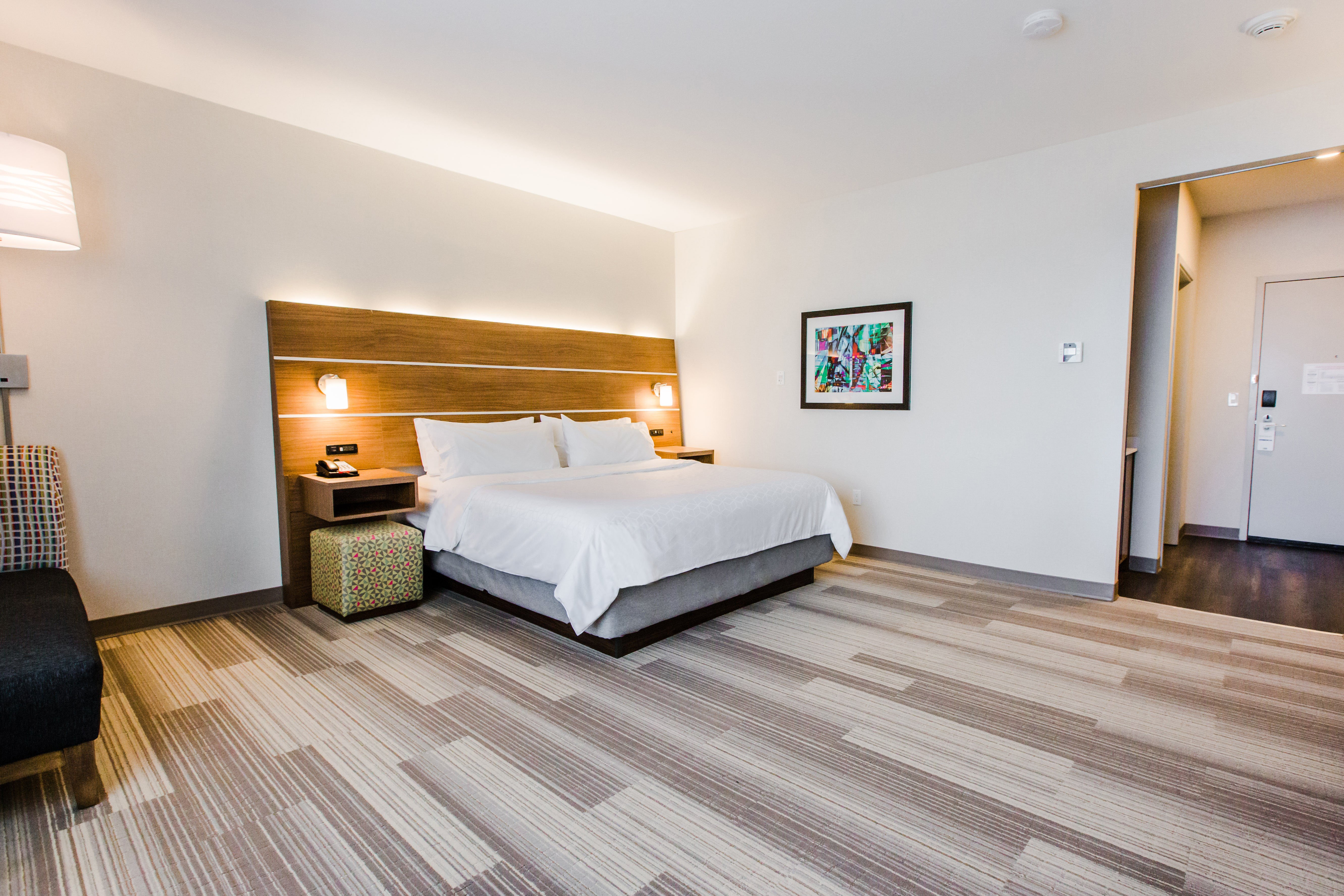 holiday inn express and suites west edmonton mall area