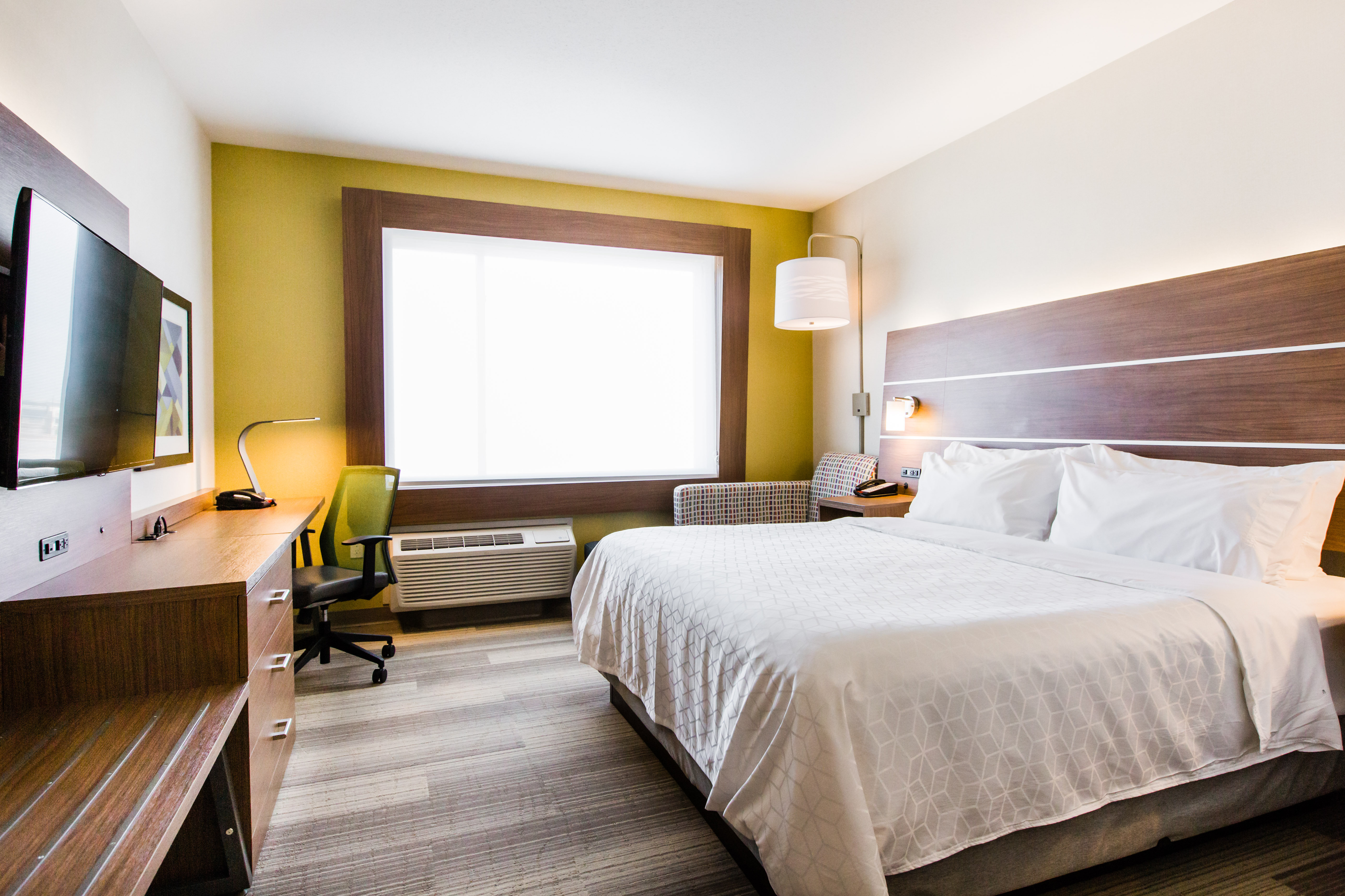holiday inn express and suites west edmonton mall area