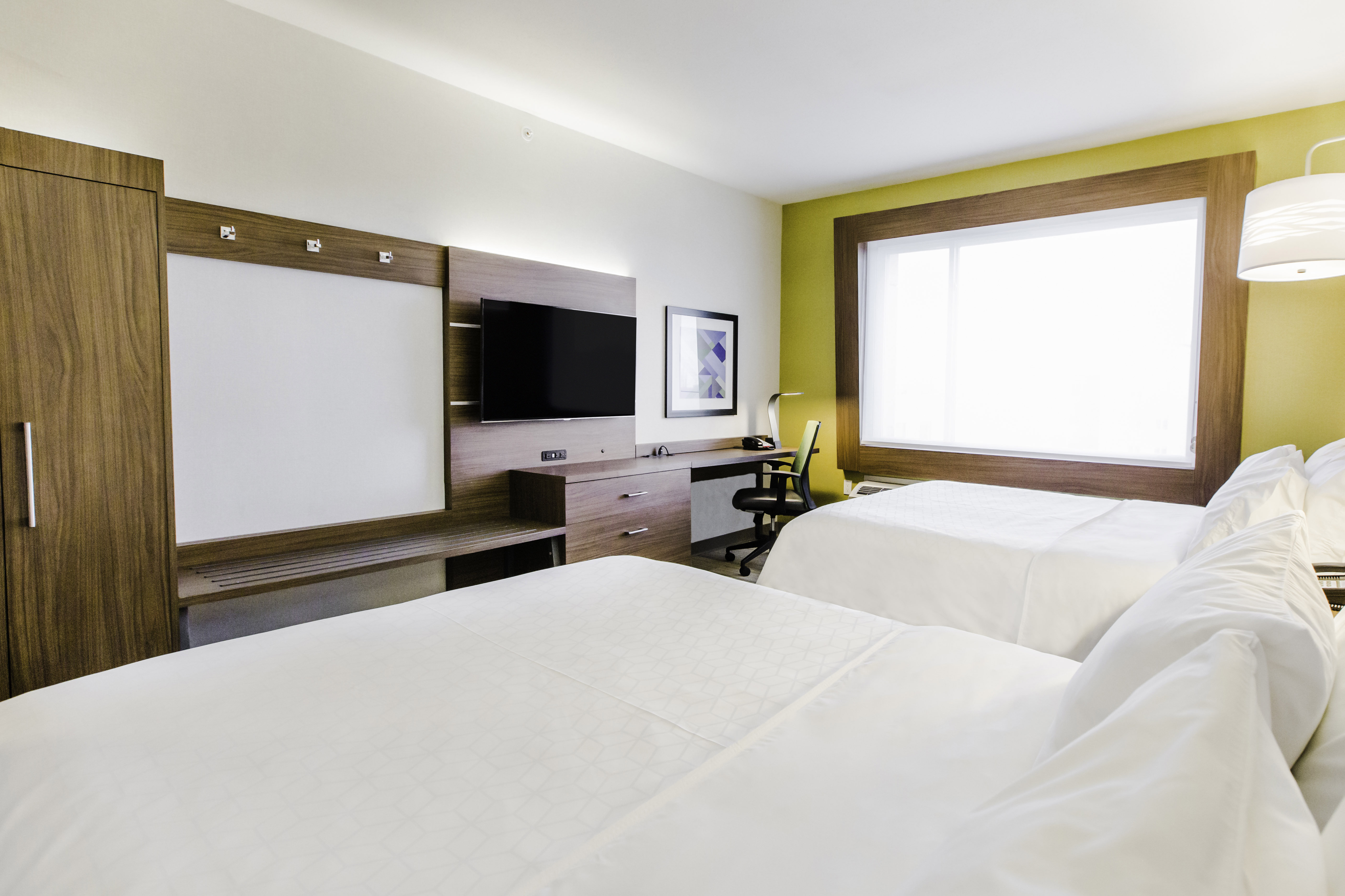 holiday inn express and suites west edmonton mall area