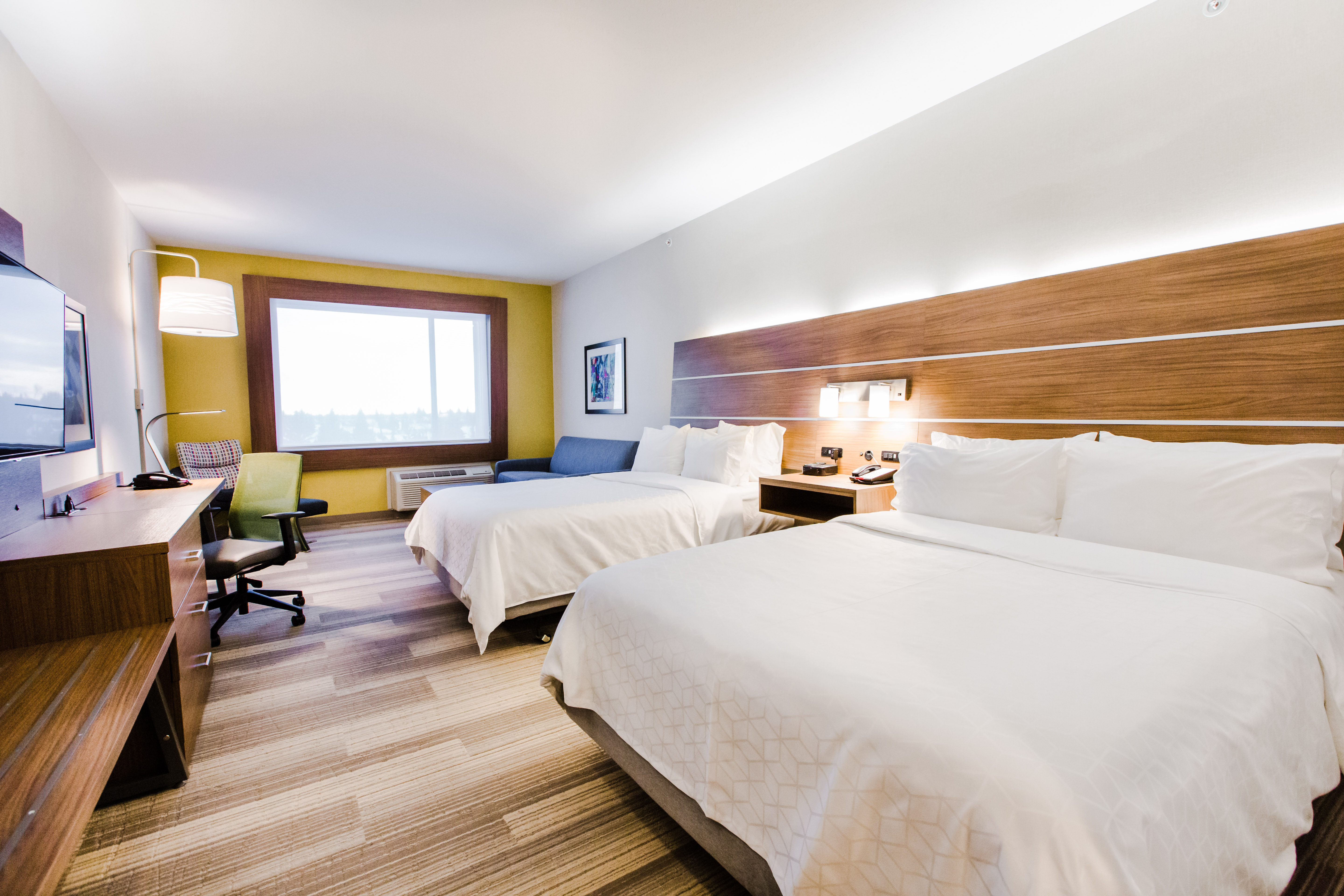 holiday inn express and suites west edmonton mall area