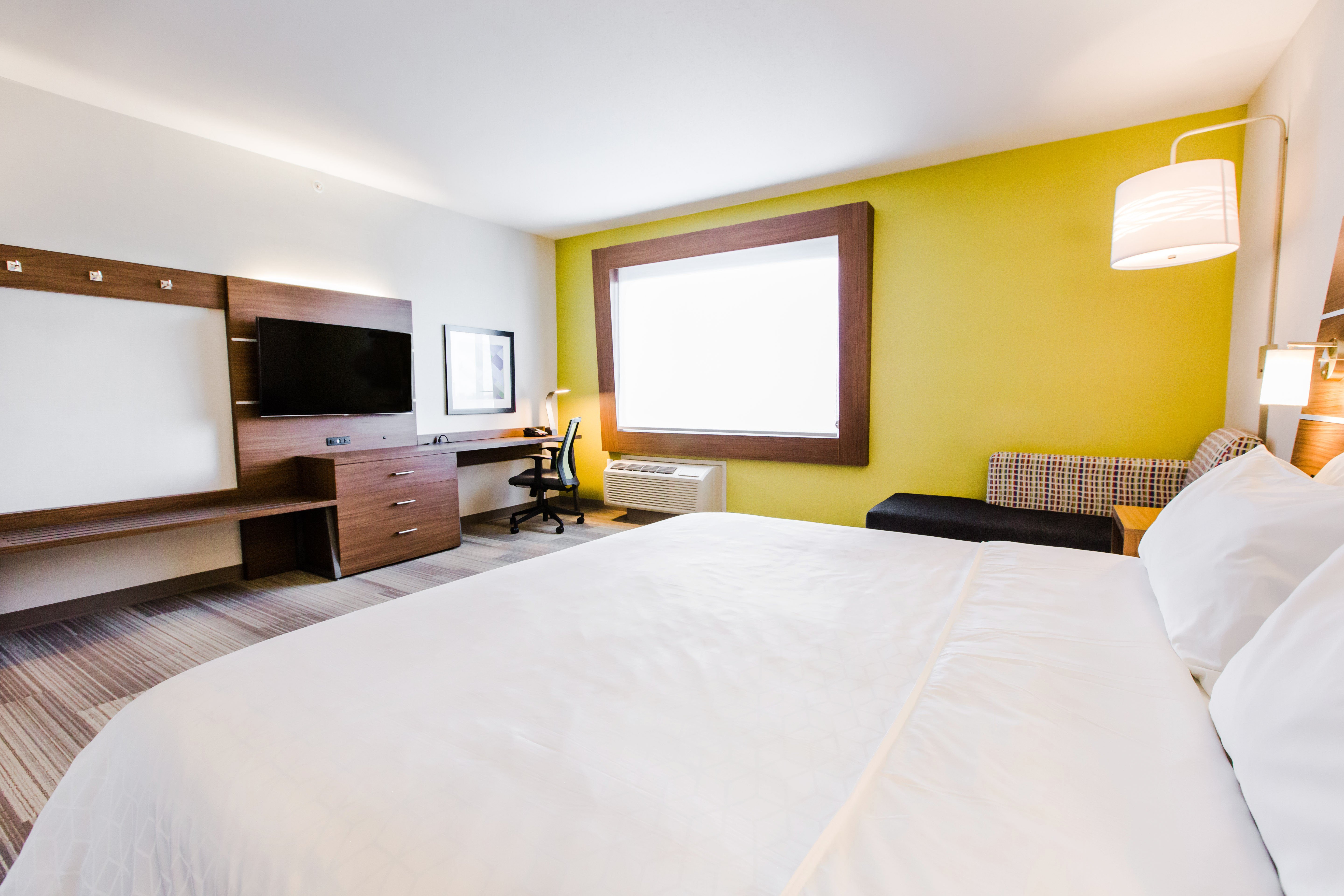 holiday inn express and suites west edmonton mall area
