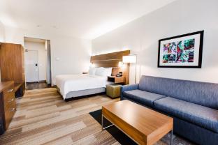 holiday inn express and suites west edmonton mall area