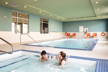 Holiday Inn Express & Suites West Edmonton-Mall Area,Edmonton>>Alberta,3 star