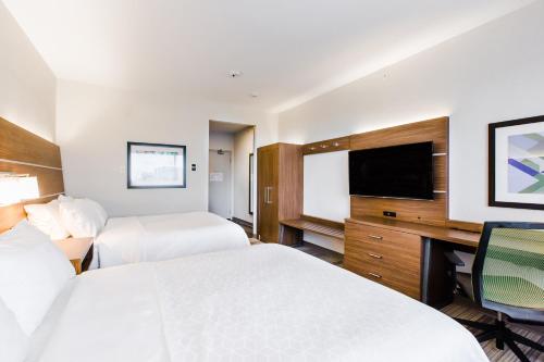 holiday inn express and suites west edmonton mall area
