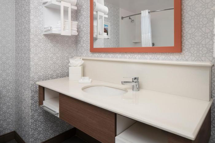 hampton inn and suites yonkers westchester