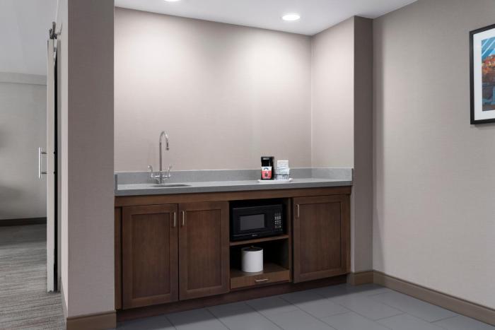 hampton inn and suites yonkers westchester