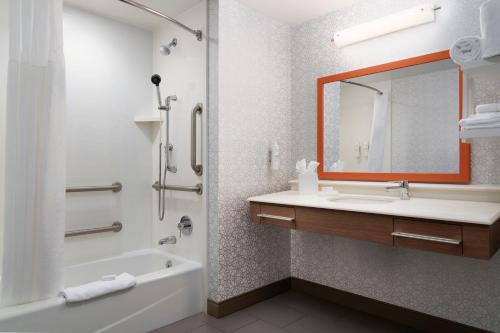 hampton inn and suites yonkers westchester