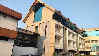 Hotel Palika,R C Road,2 star