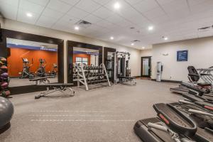 hampton inn and suites north dallas central expy