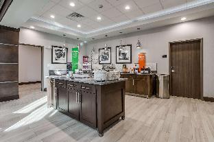 hampton inn and suites north dallas central expy