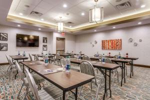 hampton inn and suites north dallas central expy