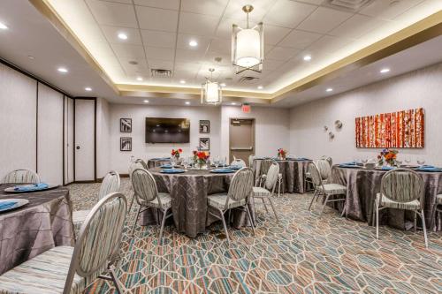 hampton inn and suites north dallas central expy