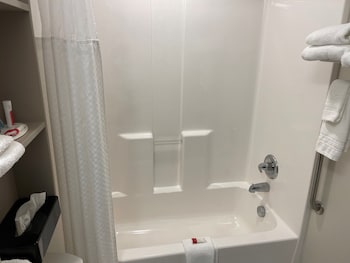 spark by hilton rochester south