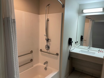 spark by hilton rochester south