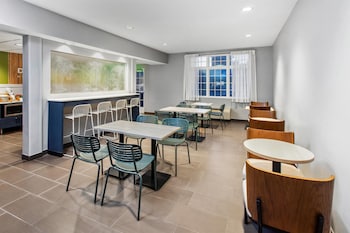 spark by hilton rochester south