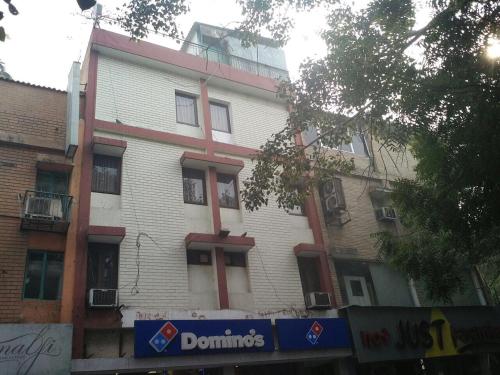 pamposh guest house