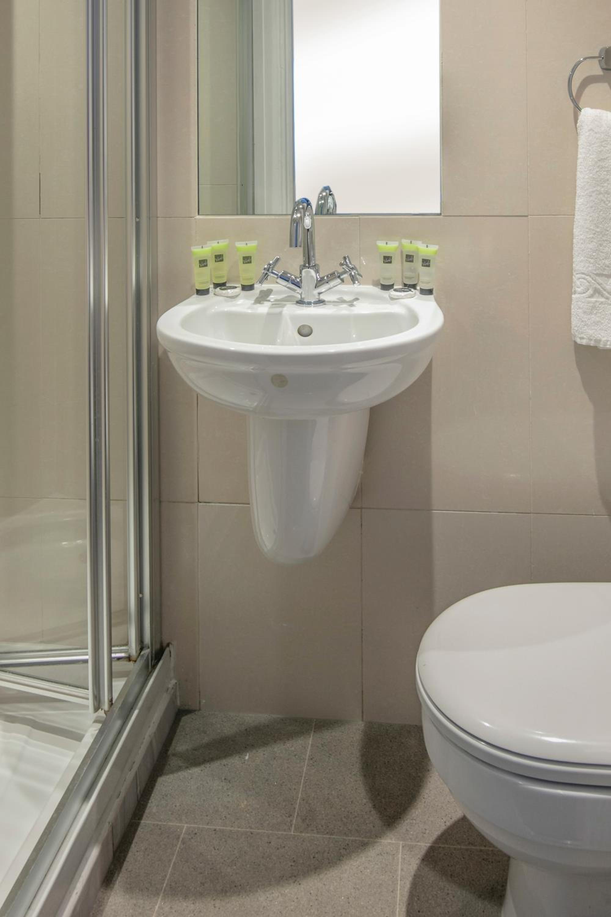 hampton by hilton istanbul kurtkoy