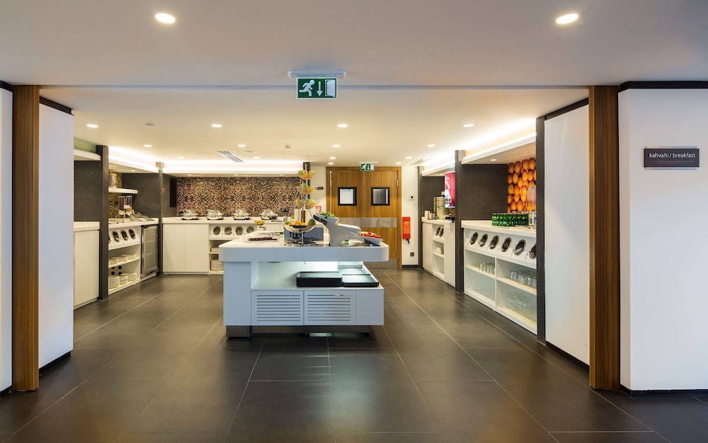 hampton by hilton istanbul kurtkoy