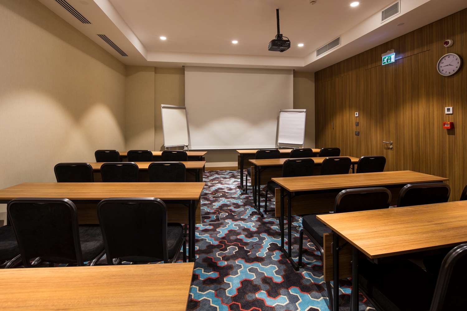 hampton by hilton istanbul kurtkoy