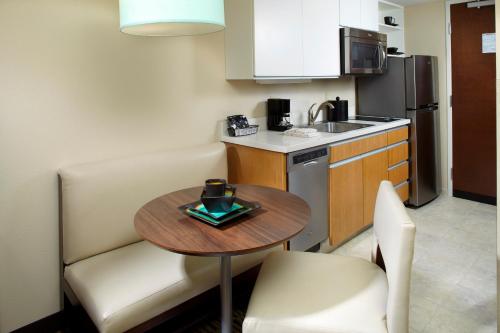 hawthorn suites by wyndham wheeling at the highlands