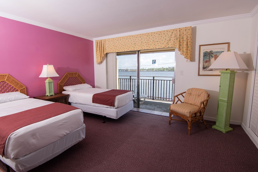 palm beach waterfront suites