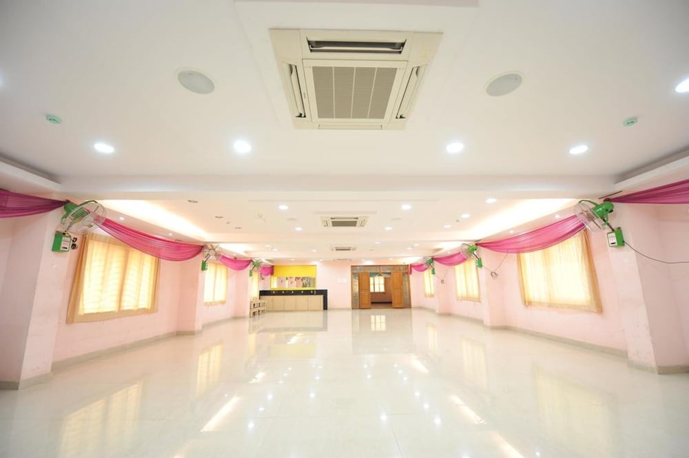 shree laxmi guest house