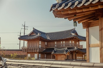hanok hotel youngsanjae
