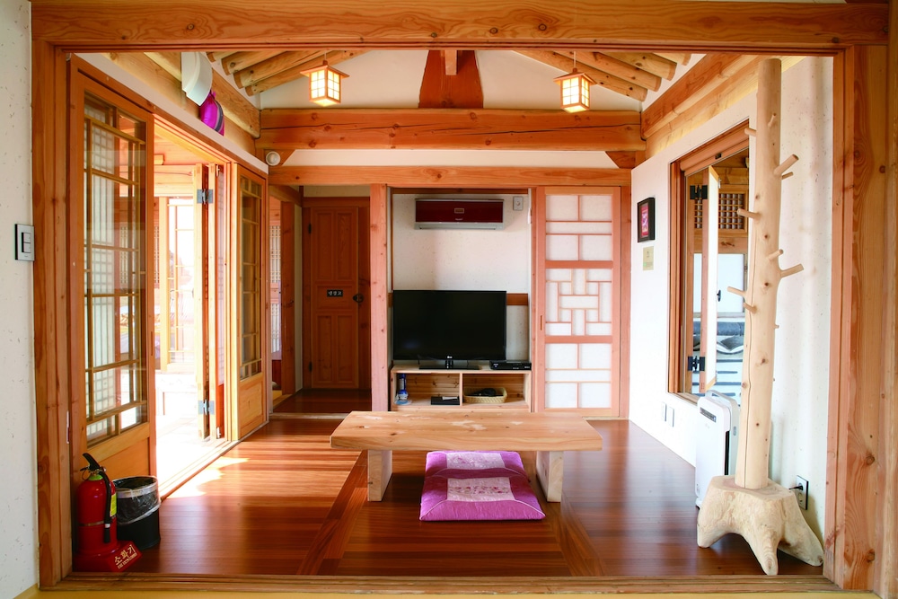 hanok hotel youngsanjae