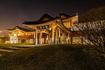 hanok hotel youngsanjae