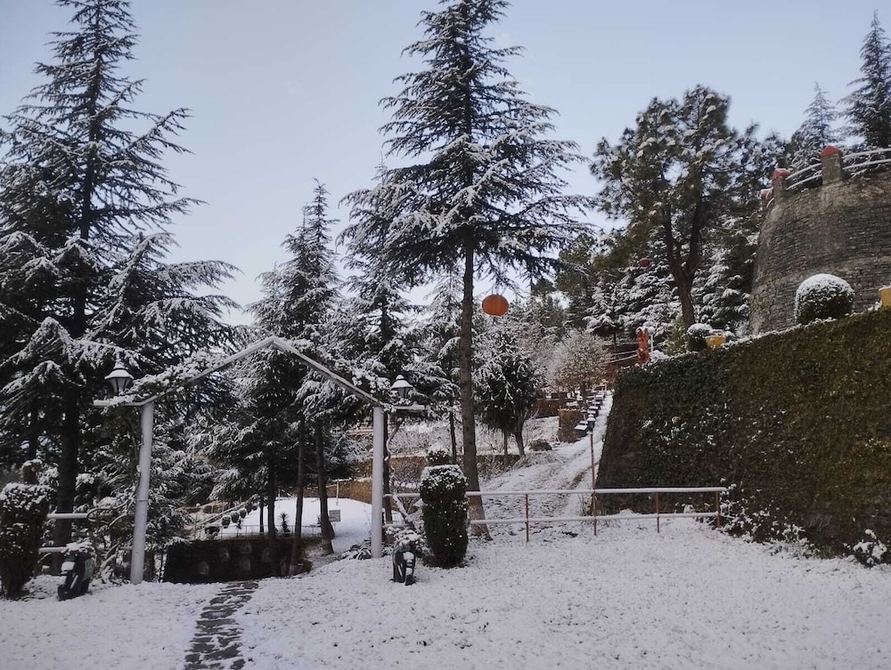 himgiri nature retreat