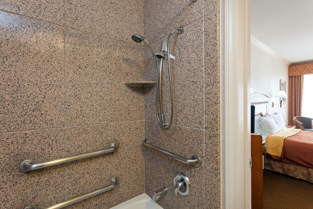 howard johnson hotel and suites by wyndham pico rivera