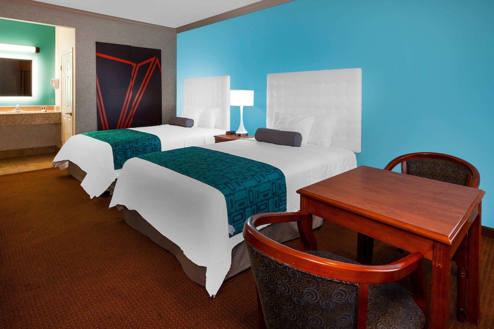 howard johnson hotel and suites by wyndham pico rivera