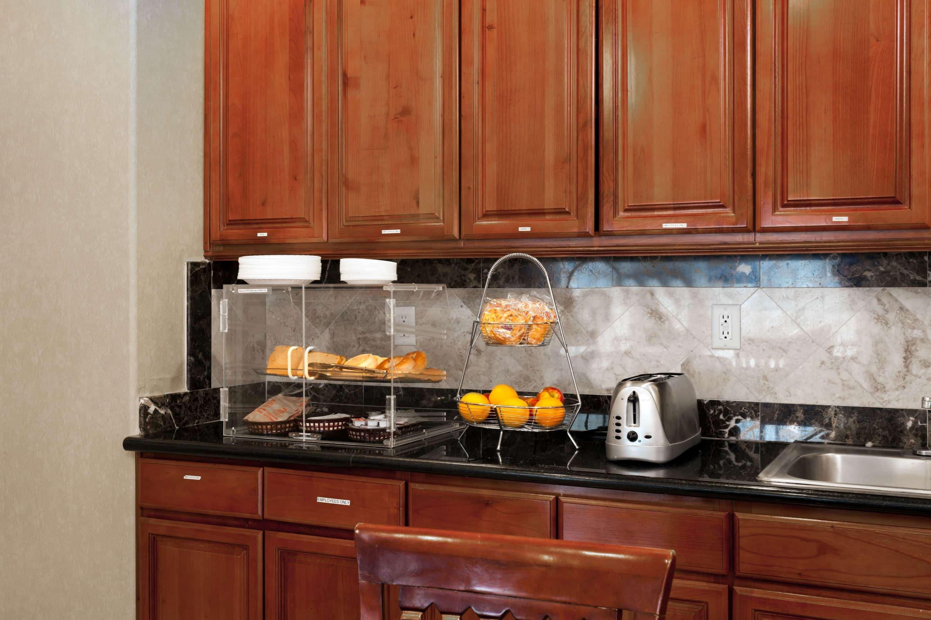 howard johnson hotel and suites by wyndham pico rivera