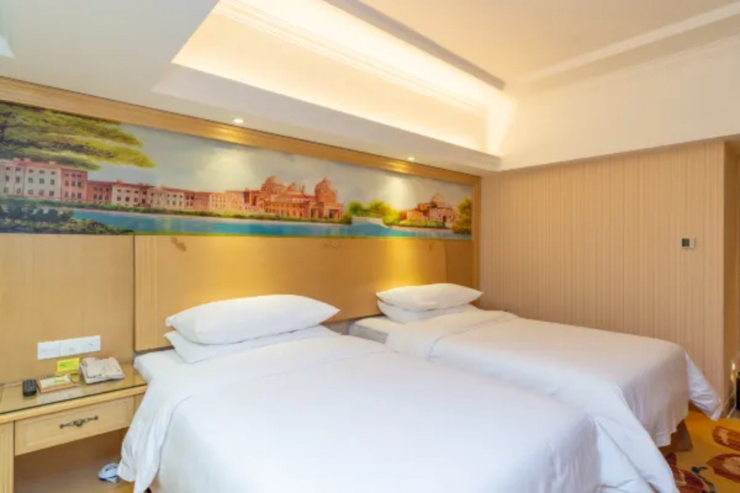 Vienna Classic Hotel (Huizhou Dahuxi),Ruhu>>Huizhou,3 star