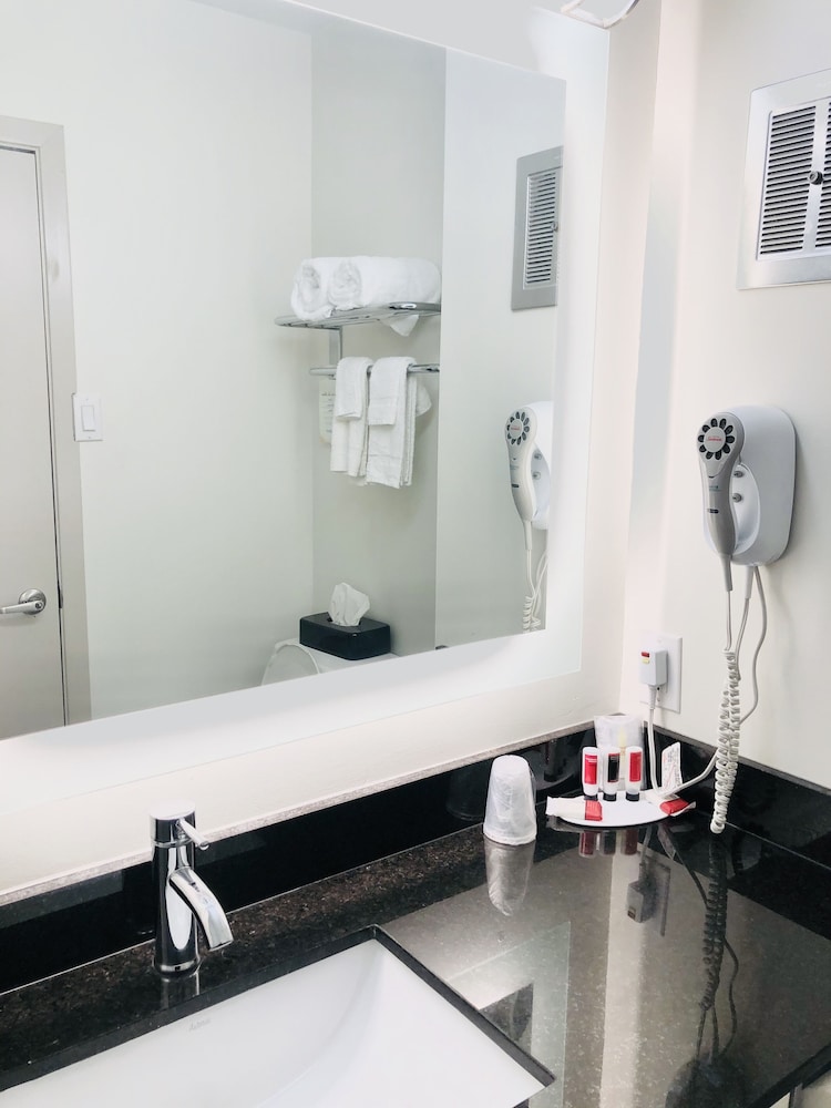 Motel 6 Sault Ste. Marie, On,Sault Ste. Marie>>Algoma,2 star