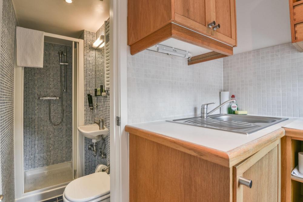 studios 2 let north gower