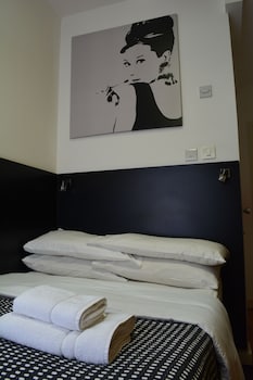 studios 2 let north gower