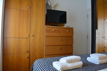 studios 2 let north gower