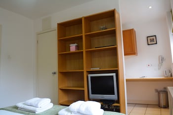 studios 2 let north gower